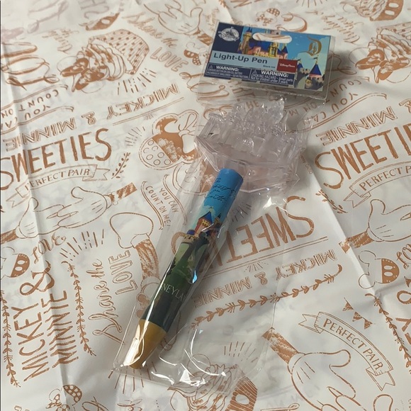 Disneyland Notebook + Light Up Pen - Picture 3 of 6